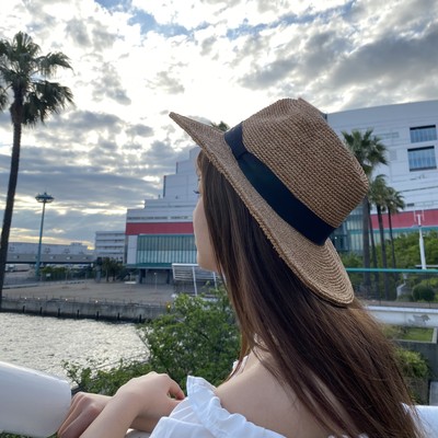 SHIROI SNEAKER (feat. Mana.)