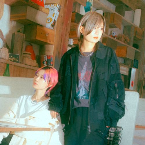 MOMOIRO DOROTHY