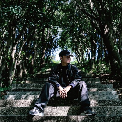 Colorful bottom is plain