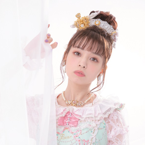 LUNA HARUNA