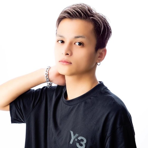 DJ AKIRA