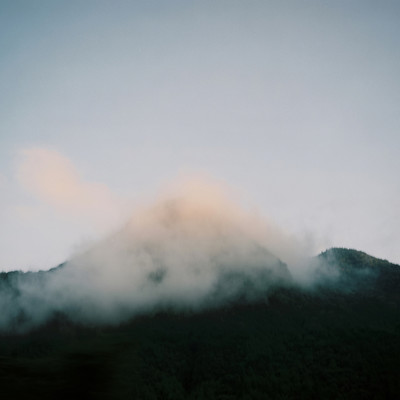 GREENISH BLUE, BLUISH GREEN