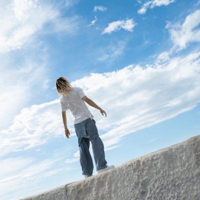 Shining (feat. Lien)