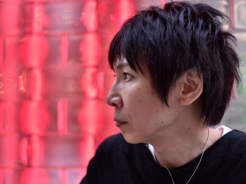 TOMOYA TSUTSUI & THE SCREAMING BIRDS