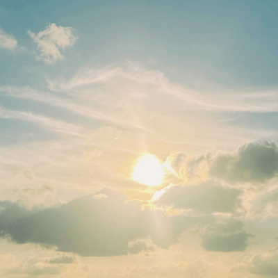 The spring wind begins to melt the ice