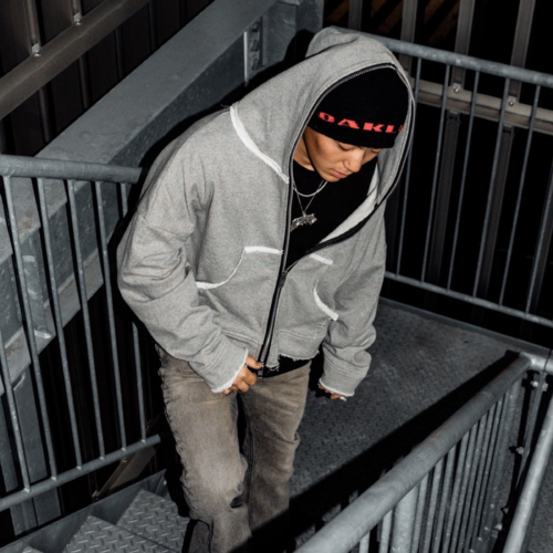 TAKERU