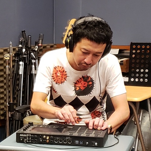 DJ 82