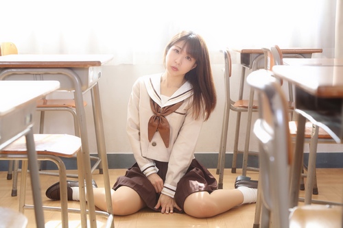 ANRI YUZUHARA