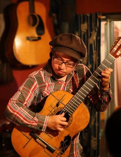 Aki Miyoshi