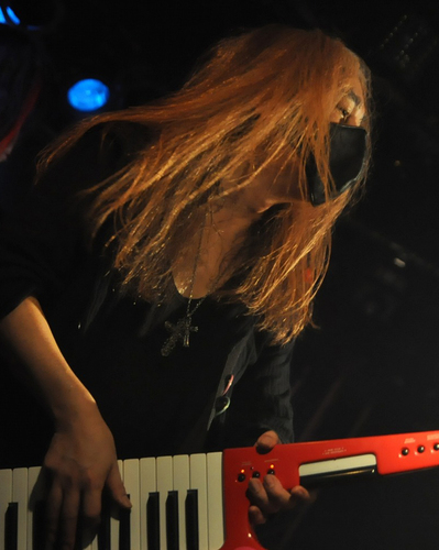 Kaz_x